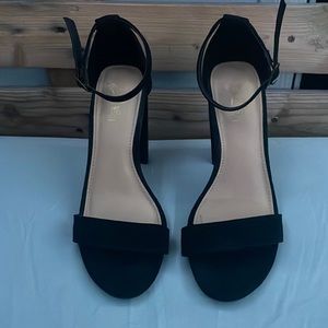 black high heels good condition i only worn then a couple times
